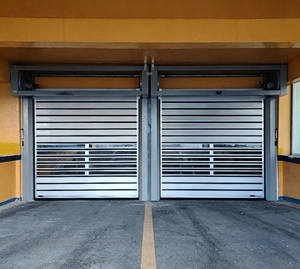 Portes à enroulement industrielles en aluminium isolées automatiques modernes de haute qualité, <span class=keywords><strong>prix</strong></span> pour entrepôts et façades commerciales - Product Image 2
