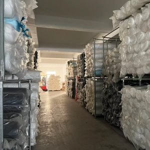 Großhandel 100% Polyester Kreuzgebleichter Strickstoff 180gsm Anpassbar für Vorhänge & Zelte - Product Image 1