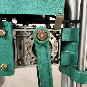 Máquina taponadora <span class=keywords><strong>de</strong></span> botellas roscadas Ropp semiautomática <span class=keywords><strong>de</strong></span> buena relación calidad-precio Máquina taponadora manual <span class=keywords><strong>de</strong></span> botellas <span class=keywords><strong>de</strong></span> <span class=keywords><strong>vino</strong></span> y <span class=keywords><strong>prensa</strong></span> <span class=keywords><strong>de</strong></span> calor - Product Image 3