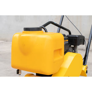 Mesin Pemadat Plat Jalan Beton Bertenaga Mesin Bensin Efisiensi Tinggi 90kg dengan Tangki Air - Product Image 6