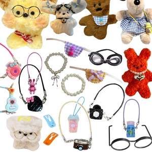 Mini <span class=keywords><strong>poupée</strong></span> mignonne accessoires petites lunettes collier sac à main bavoir épingle à cheveux ornements pour peluche <span class=keywords><strong>maison</strong></span> <span class=keywords><strong>de</strong></span> <span class=keywords><strong>poupée</strong></span> Miniatures - Product Image 1