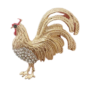 เข็มกลัดรูปไก่สีสันน่ารักสำหรับผู้หญิง เครื่องประดับเคลือบเงา รูปสัตว์ ประดับคริสตัล ของขวัญสำหรับงานปาร์ตี้ งานแต่งงาน ทำจากโลหะผสม - Product Image 1