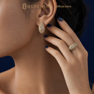 Pendientes <span class=keywords><strong>de</strong></span> Oro Sólido <span class=keywords><strong>de</strong></span> 9K con Diamantes en Forma Ovalada, Diseño Acanalado con Pavé Diagonal, Clip Francés, Pendientes <span class=keywords><strong>de</strong></span> Lujo <span class=keywords><strong>para</strong></span> <span class=keywords><strong>Mujer</strong></span> - Product Image 4