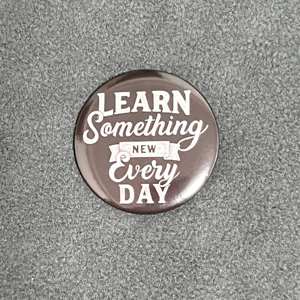 Groothandel Lege Knoop Pin Partij Mode Speciale Kleding Pin Ontwerper Metalen Badges Doek Accessoires Decoratieve Custom Pinnen Knop - Product Image 4