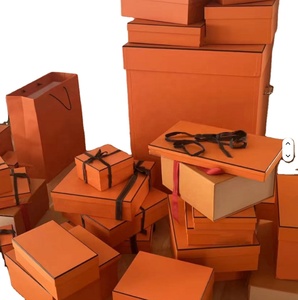 <span class=keywords><strong>Cintura</strong></span> di Lusso in Pelle di Vacchetta con Fibbia in Lega Reversibile a Stampa Floreale per Uomo e <span class=keywords><strong>Donna</strong></span> - Moda di Alta Gamma all'Ingrosso - Product Image 6