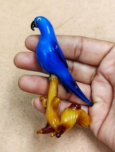 Figurine de perroquet bleu en verre soufflé à la main - Décoration artisanale - Cadeau de Pâques - Du Rajasthan - Tiny Glass World - Product Image 6