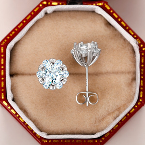 Orecchini a Perno con Corona e Fiore per Donne, con Accenti in Cristallo, Accessori Classici e Delicati per Uso Quotidiano - Product Image 5