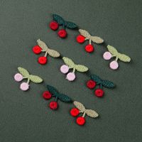 Petites cerises brodées, sans colle, idéales pour les pinces à cheveux DIY, les accessoires capillaires et les accessoires vestimentaires.