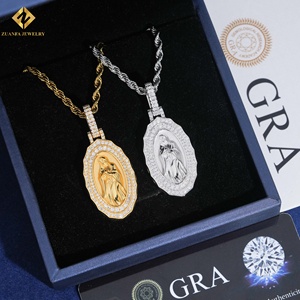 จี้พระแม่มารีประดับมอยส์ซาไนต์ เงินแท้ 925 ชุบทอง 18K พร้อมใบรับรอง GRA เหมาะสำหรับทั้งชายและหญิง สไตล์คาทอลิก - Product Image 1
