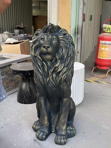 Estatua de León Sentado de Resina, Diseño Majestuoso, Energía Solar, LED de Silicio Policristalino, IP65 Impermeable, Personalizado, 76x45cm, para Jardín - Product Image 2