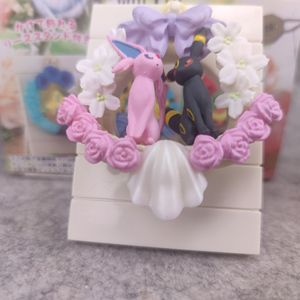 Ensemble de 6 figurines Pokémon Re-ment Eevee en PVC, boîte mystère, collection Happiness Wreath, pour Noël, Halloween, cadeau pour enfants - Product Image 3