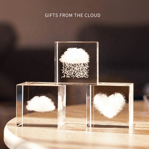 Vente flash : cube en cristal laser 3D, affichage holographique, presse-papier, figurine, cadeau, blocs en cristal laser personnalisés avec <span class=keywords><strong>photo</strong></span> pour la vente en gros - Product Image 3