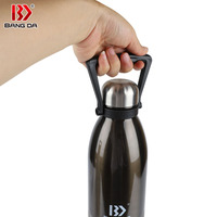 Grande taille isolée sous vide peut être avec poignée Ss bouteilles d'eau double paroi en acier inoxydable 304 avec cuivre 1.5L Camping CLASSIC