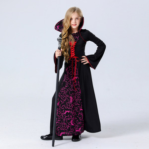 Disfraz de bruja para niños, vestido estampado en negro y rosa con capucha y bastón, traje de juego de rol para fiesta de Halloween para niños - Product Image 3