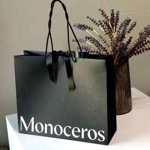 Bolsas de Papel Clásicas Personalizadas con Impresión UV y Asa de Seda para Relaciones con Antiguos Alumnos, Graduaciones y Reuniones Familiares - Product Image 5