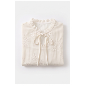 Blusa de Mujer Blanca con Bordado Floral, Cuello con Volantes, Manga Campana, 100% Poliéster, Corte Holgado, Estilo Chic de Primavera - Product Image 3