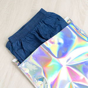 Bolsa de Envío Láser Plateada de Lujo, Bolsa de Embalaje de Ropa con Logotipo Personalizado Impreso, Bolsa de Envío Holográfica con Cinta de Sellado - Product Image 4