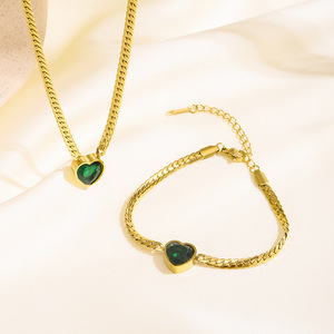 Collar con Colgante de Corazón de Bambú Deportivo Dorado para Mujer, con Circonita Blanca y Perla, Venta al por Mayor Transfronteriza Europa Estados Unidos - Product Image 1