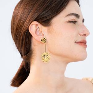 Pendientes de Corazón de Acero Inoxidable Dorado, Joyería Minimalista de Moda CucoCuca - Product Image 2