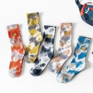 Chaussettes pour hommes personnalisées OEM, tie-dye, broderie sourire, coton côtelé, style streetwear, skate, décontractées - Product Image 1