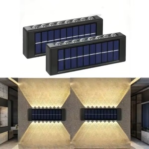Lampe solaire LED décorative pour clôture, haute efficacité, écologique, 3500K blanc chaud, batterie au lithium, éclairage paysager automatique - Product Image 1