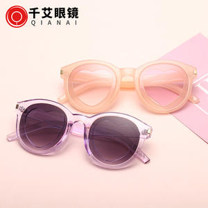 เฉียนไนแว่นกันแดดรูปหัวใจกรอบกลมสำหรับทุกเพศป้องกันรังสียูวี 100% แฟชั่นครีมกันแดดสำหรับสวมใส่กลางแจ้ง - Product Image 4