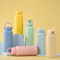 Best-seller Bouteille d'eau 1L portable isolée en acier inoxydable de grande capacité pour sports d'extérieur avec trois couvercles
