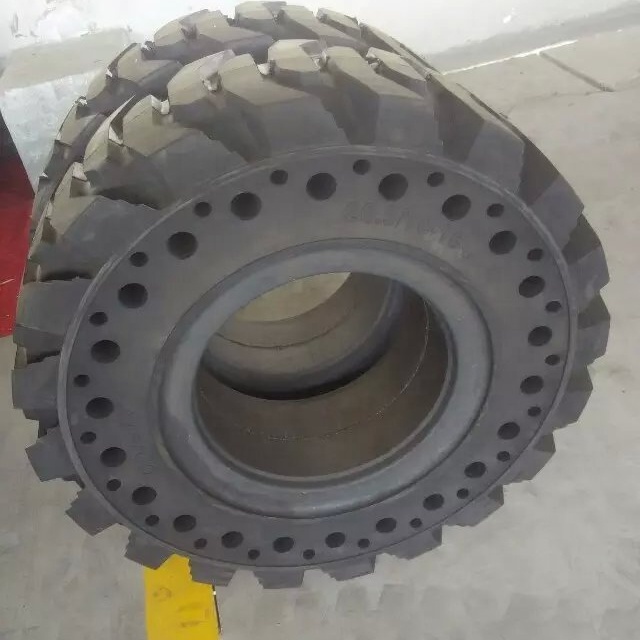 Heavy Duty Construction Solid Tire for Skid Steer Telehandler Yard Loader 20.5/70-16 880x280-20