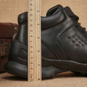 Bottines en cuir véritable pour homme, bout rond, semelle extérieure en caoutchouc, semelle intermédiaire en EVA, doublure en fourrure, confortables pour l'automne - Product Image 2
