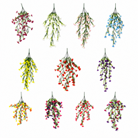 Vente en gros de fleurs artificielles suspendues en forme de glycine, fausse plante grimpante en soie pour la décoration de balcon, porche, jardin et mur.