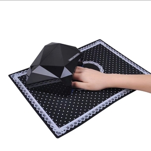 Tapis de manucure pliable en silicone lavable antidérapant, résistant à la corrosion, pour table individuelle, coussin multifonctionnel pour salon, support d'outils - Product Image 3