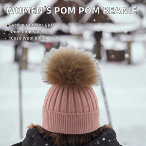 Bonnet en tricot côtelé rose avec pompon en fausse fourrure marron, chapeau d'hiver pour femmes - Product Image 2