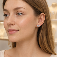 Vente en gros de boucles d'oreilles pour femmes en argent sterling 925 plaqué rhodium avec zircone cubique en forme de cœur, bijoux cadeaux