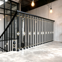 Balustrades et mains courantes de balcon de balustrade d'escalier en alliage d'aluminium noir mat de haute qualité de conception de luxe pour la décoration de villa
