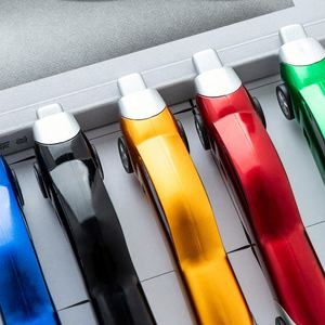 Stylo bille rétractable en plastique de 1,0 mm en forme de voiture, personnalisable avec logo, pour papeterie, prix étudiant - Product Image 3