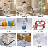 Mesa auxiliar esquinera de acrílico cristalino platino transparente para sala de estar moderna de alta gama TT, ideal para espacios pequeños.