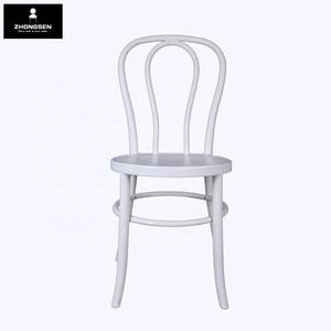 Chaise <span class=keywords><strong>de</strong></span> bistrot Thonet <span class=keywords><strong>Paris</strong></span> en plastique blanc en résine empilable <span class=keywords><strong>de</strong></span> <span class=keywords><strong>location</strong></span> pour la fête <span class=keywords><strong>de</strong></span> l'événement <span class=keywords><strong>de</strong></span> l'hôtel - Product Image 1
