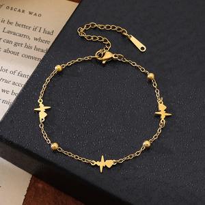 Bracelet à chaîne à maillons avec pendentif en forme de cœur creux, de croix, de fleur et de symbole d'infini en acier inoxydable plaqué or 18 carats pour femmes, bijoux de tous les jours - Product Image 6