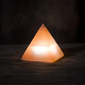 Doğal Selenite kristal ev dekorasyon piramit lamba