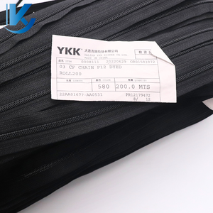 Rotoli di <span class=keywords><strong>Cerniera</strong></span> in Nylon di Alta Qualità Disponibili 03P12 05P16 Originale YKK Rotoli di <span class=keywords><strong>Cerniera</strong></span> a Catena Lunga per Borse e Valigie - Product Image 5