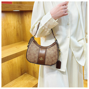 <span class=keywords><strong>Sac</strong></span> <span class=keywords><strong>à</strong></span> <span class=keywords><strong>main</strong></span> de luxe de marque LY pour femme, <span class=keywords><strong>sac</strong></span> bandoulière géométrique en PU, <span class=keywords><strong>sac</strong></span> <span class=keywords><strong>à</strong></span> l'épaule classique vintage imprimé avec logo - Product Image 5
