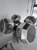 Grote automatische industriële friteuse met gepatenteerde technologie motorpomp lager voor donuts, snacks en voedselverwerkingsmachines