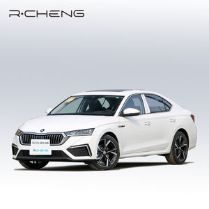 <span class=keywords><strong>Precio</strong></span> barato Exportación de coche <span class=keywords><strong>Skoda</strong></span> <span class=keywords><strong>Octavia</strong></span> 5 puertas 5 asientos sedán de gas coche de gasolina vehículo - Product Image 1