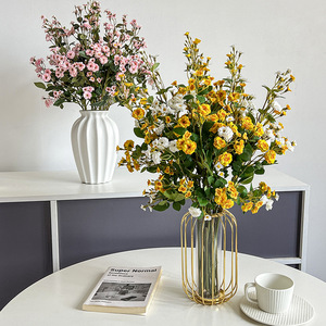 Rosas Artificiales de Plástico de Alta Simulación, Arreglo Floral Decorativo para Sala de Estar y Mesa de Comedor - Product Image 3