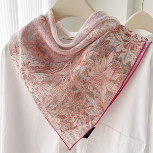 Pañuelo Cuadrado de Seda para Mujer, Estampado Floral, 100% Seda de Morera Auténtica, Pañuelo Ligero y Suave para el Cuello, Pañuelo Vintage con Diseño Floral, Bandana para Uso Diario - Product Image 3