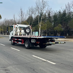 Camión Portacoches Isuzu 700P, Camión de Remolque de Plataforma Plana de 5 Toneladas, Camión de Remolque de Plataforma Deslizante de 7 Toneladas con Cabrestante - Product Image 6