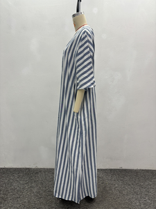 GX7245A abbigliamento di moda Boutique abito lungo largo a manica corta con stampa a strisce eleganti Maxi abiti senza scollo a V - Product Image 3