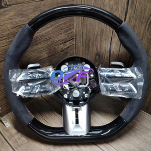 Convient pour Mercedes-Benz CL ClS CLA <span class=keywords><strong>a</strong></span> E S Classe C C36 G63 C43 W204 W205 W213 W212 W211 C300 W218 Volant en cuir personnalisé - Product Image 1