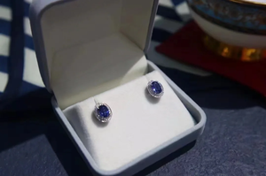Pendientes de Oro Blanco de 18K con Zafiro Azul Real Natural de Xinfly, Corte Ovalado de 2ct con Halo de Diamantes - Product Image 4