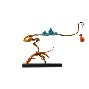Figura de Tigre de Latón Lleno de Prosperidad, Decoración Metálica Creativa Moderna para Sala de Estar, Regalo de Año Nuevo Chino, de Copper Art Workshop - Product Image 1